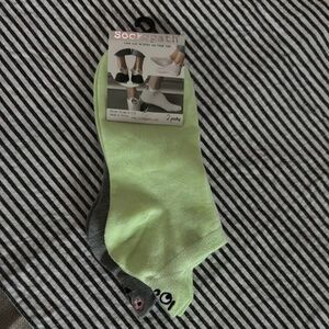 New Sockopath women’s 2pk low cut socks w/expression on stay up heel tab
